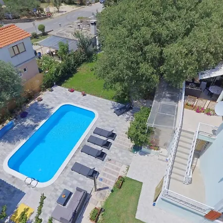 877-3 * Bibinje
