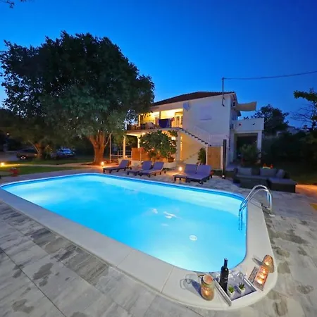 شقة 877-3 *